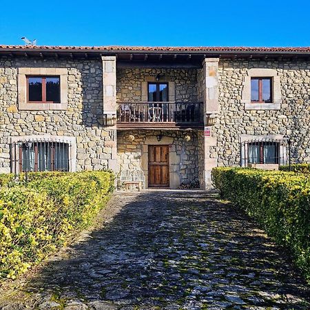 Gasthaus Casa De Aldea La Piniella Villahormes Exterior foto